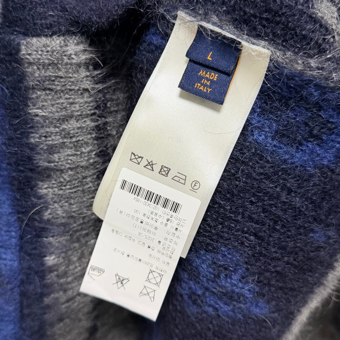 [S+급/L] 25SS 루이비통 모노그램 모헤어 가디건 블랙 상품이미지6