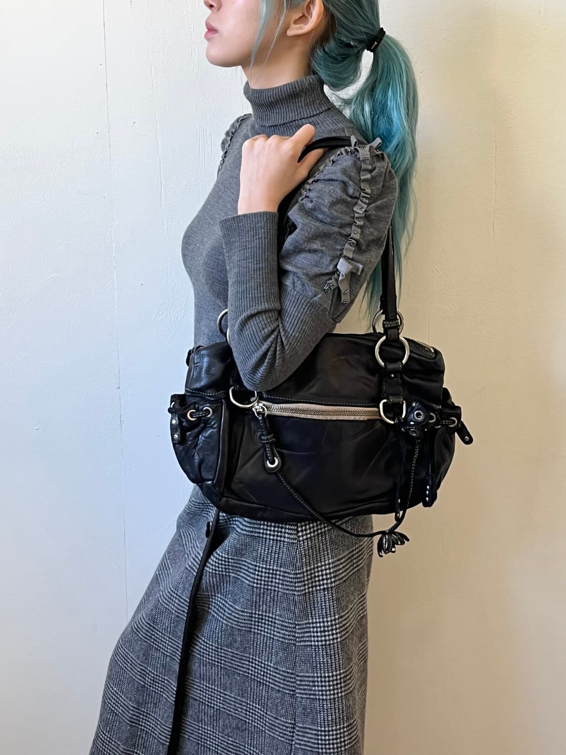 italy 플라워키링 레더 숄더백 상품이미지8