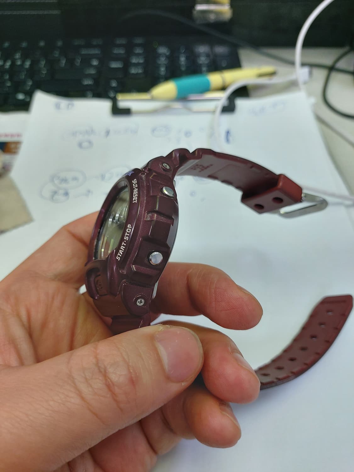 카시오 지샥 버건디색 시계 상품이미지2