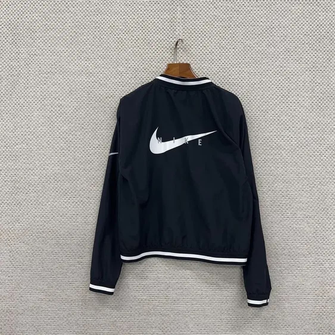 나이키 드라이핏 맨투맨 상품이미지2