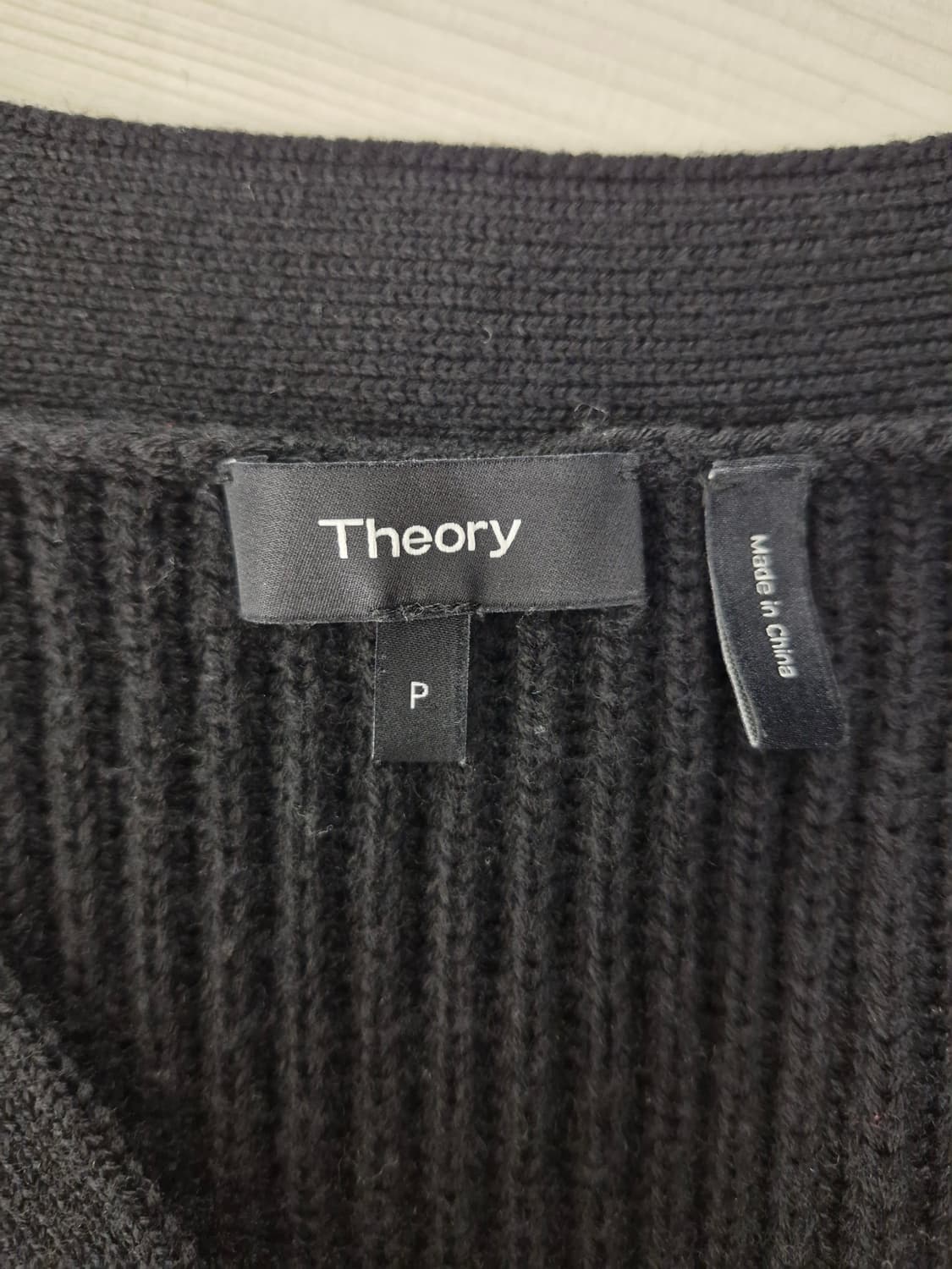 Theory 띠어리 메리노울 골지 크롭 가디건 상품이미지5