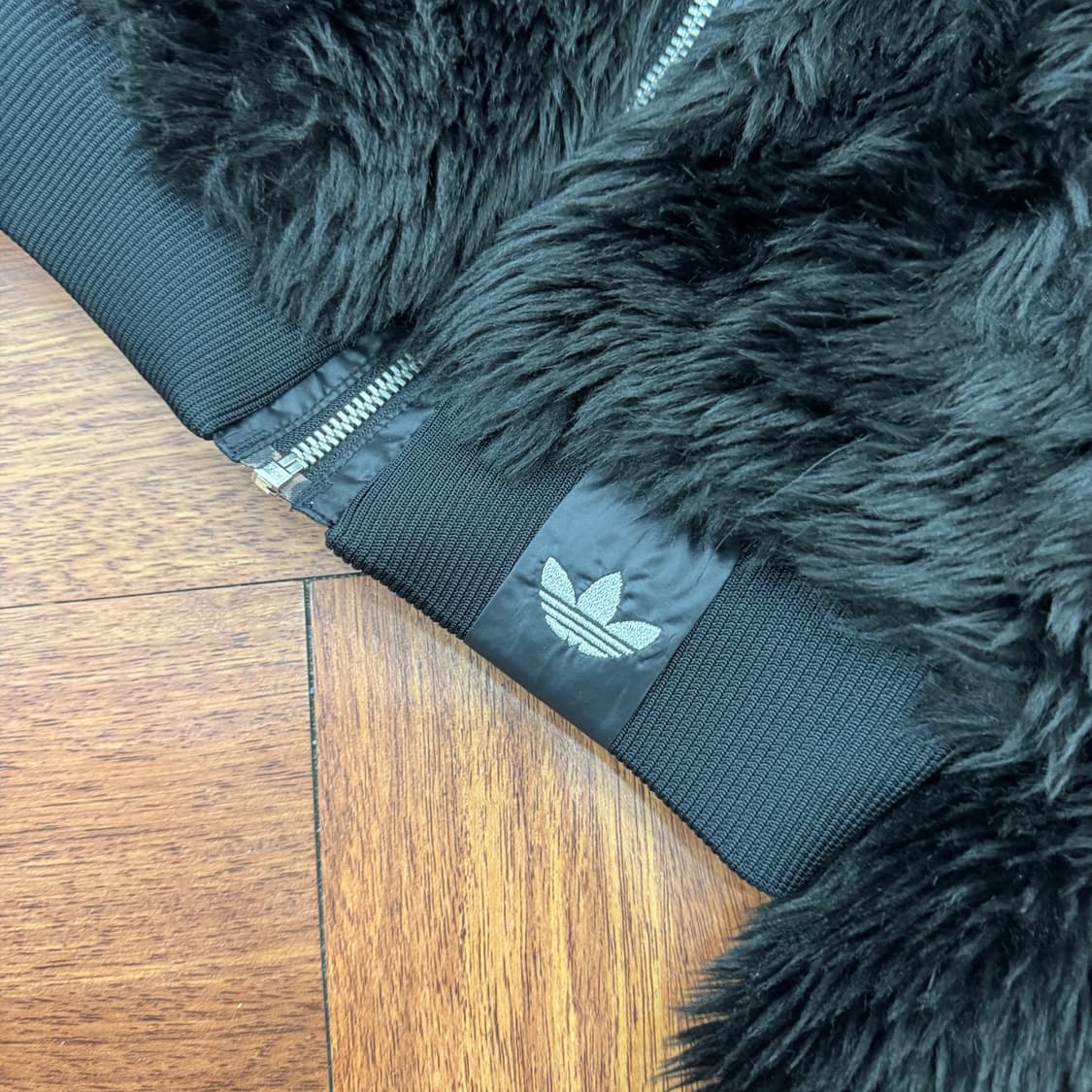 여성용 85 아디다스 블랙 퍼 후드 자켓  상품이미지4