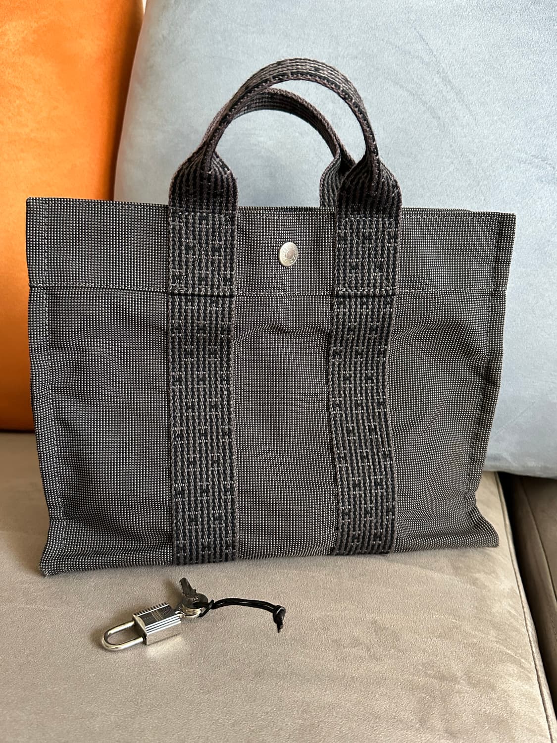 [정품] 에르메스 후루토 카바스 PM (스몰 사이즈) 캔버스 투톤 데일리 상품이미지1