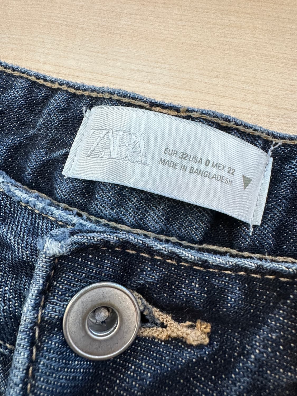 자라 워싱 사선절개 데님 팬츠 상품이미지3
