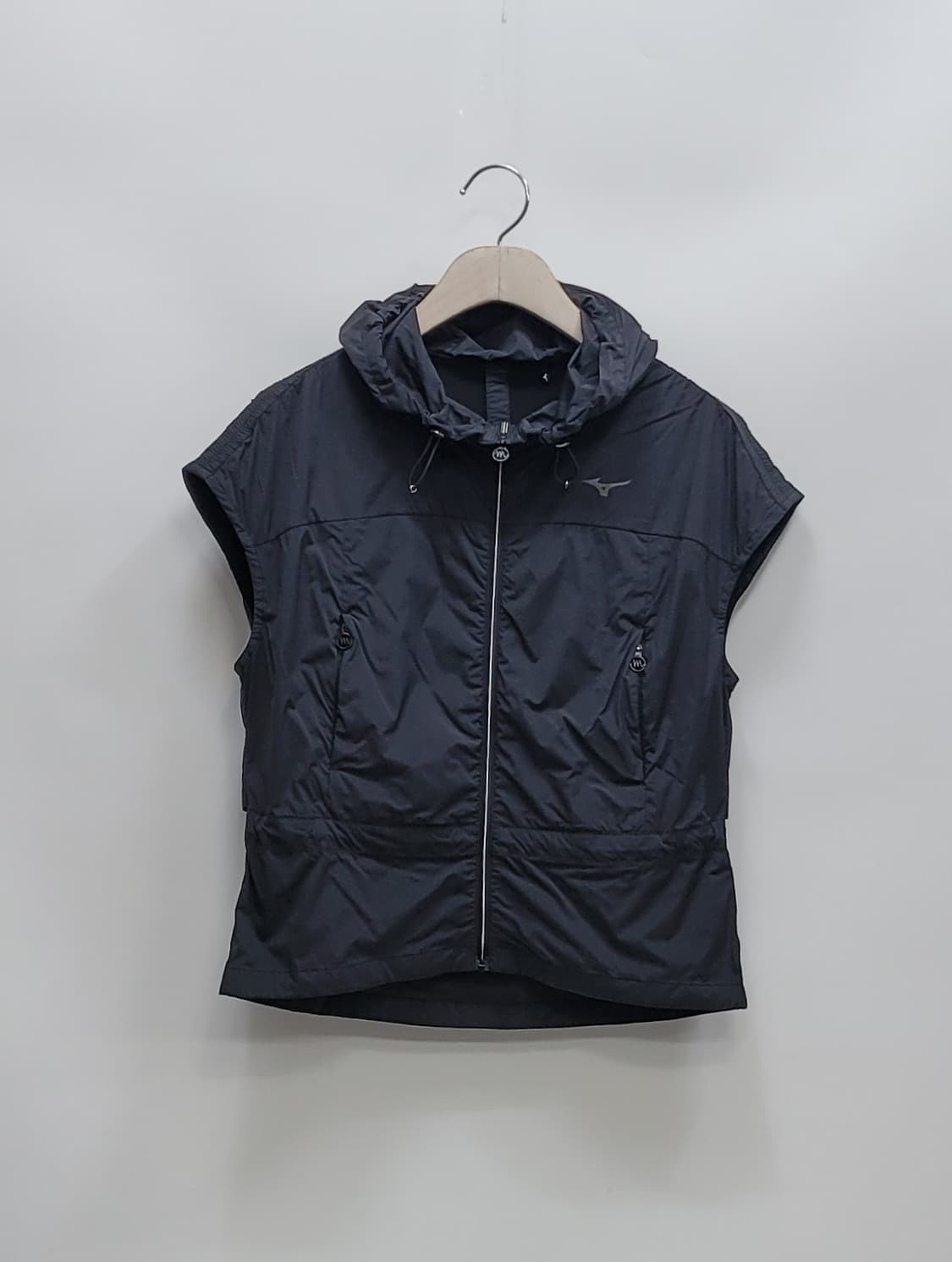 MIZUNO 23SS 미즈노 골프 우븐 후드 베스트 / 여 S 블랙
z3 상품이미지1