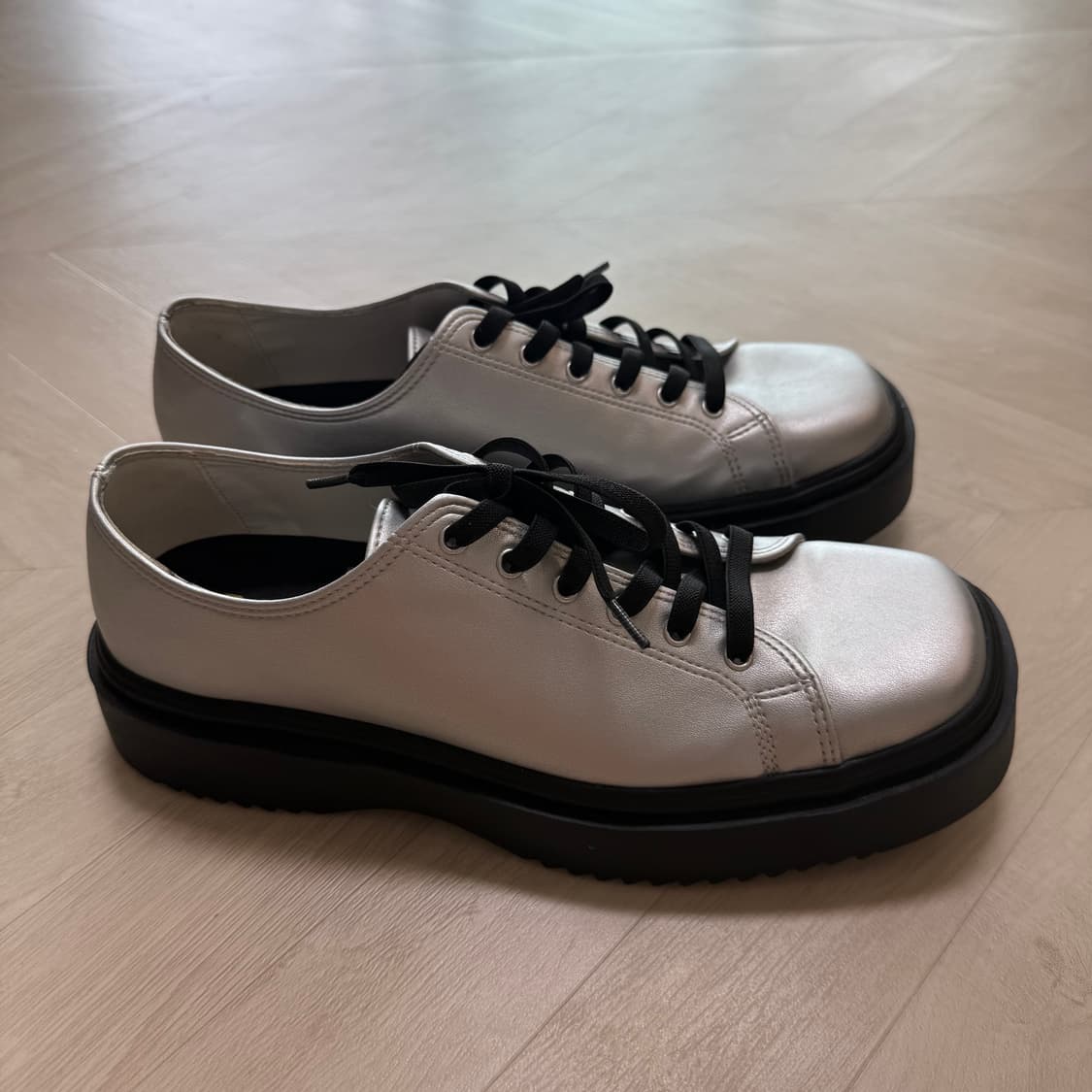 위더로드 스퀘어토 스니커즈 실버 280 상품이미지4