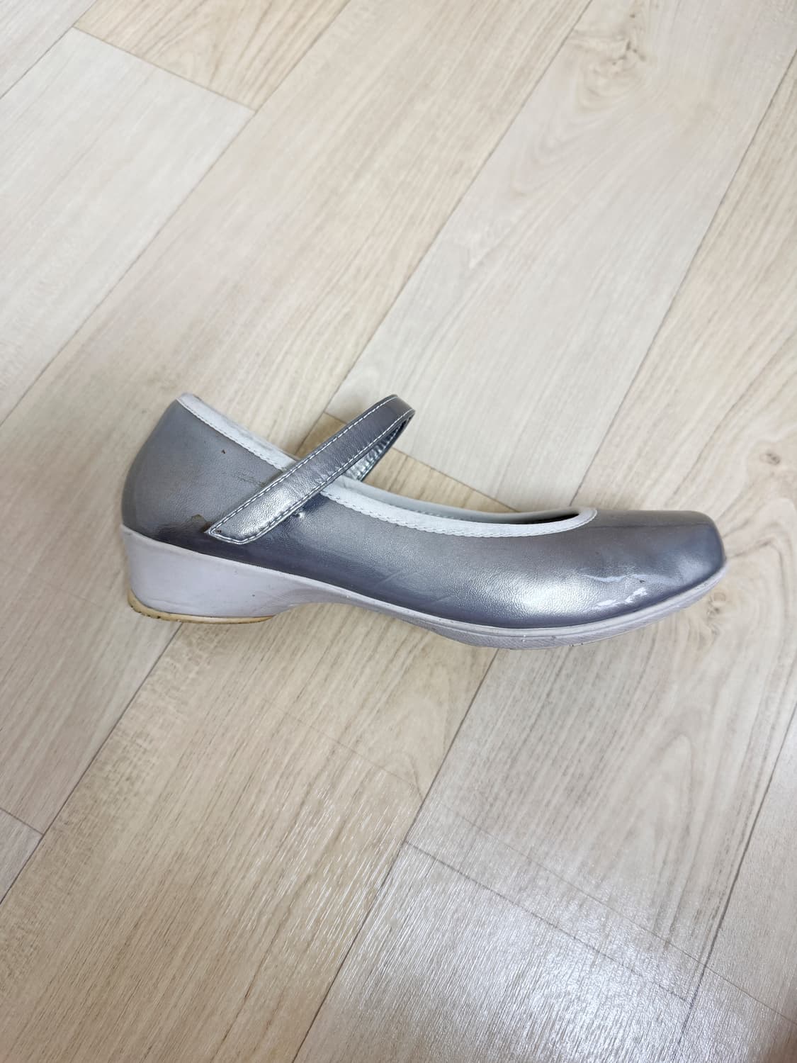 yonex 요넥스 메리제인 실버 230 상품이미지1