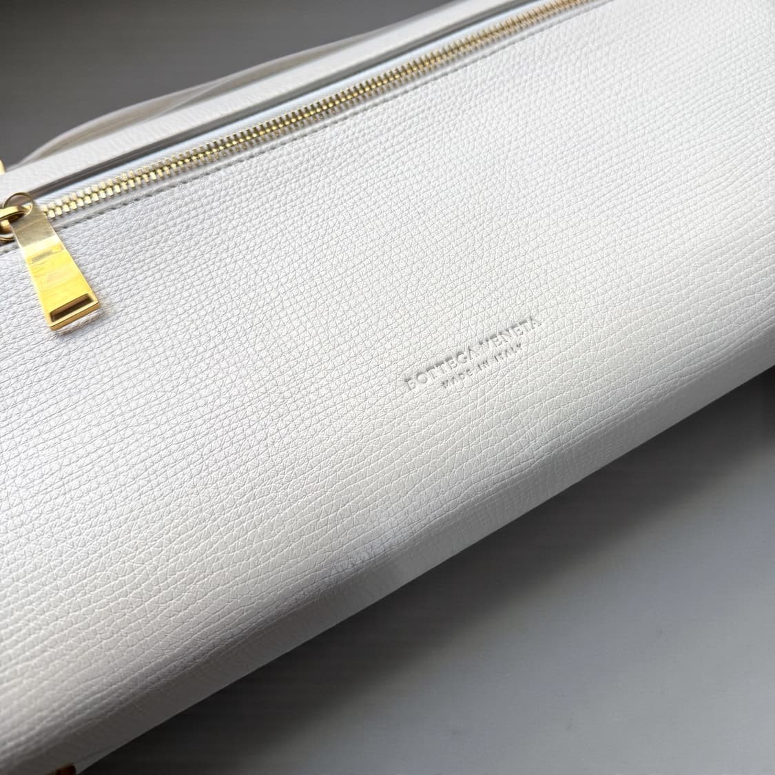 보테가베네타 팔멜라토 BV 카프스킨 앵글백 상품이미지7