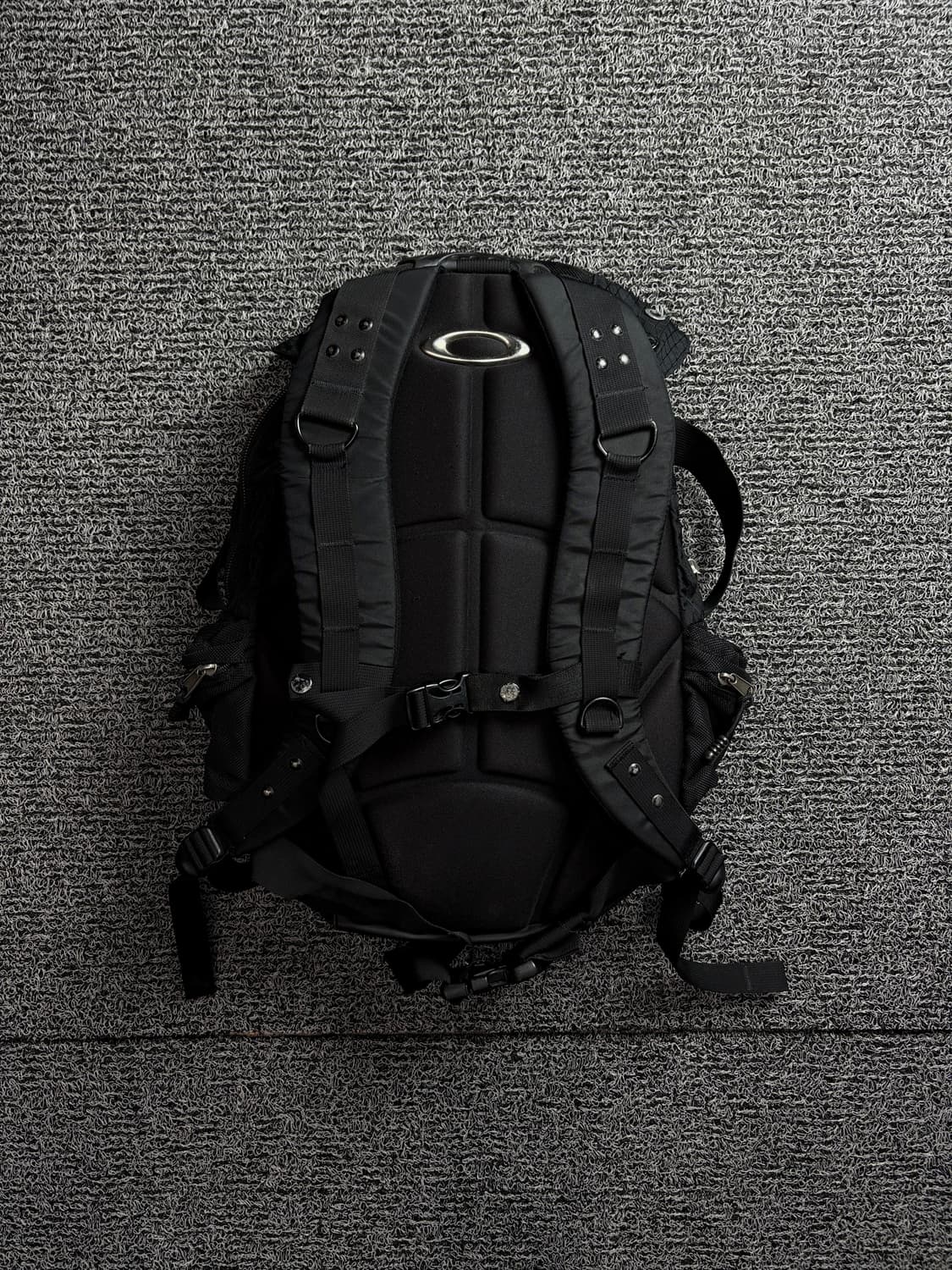 오클리 아이콘 3.0 테크니컬 백팩 블랙 1457 상품이미지4