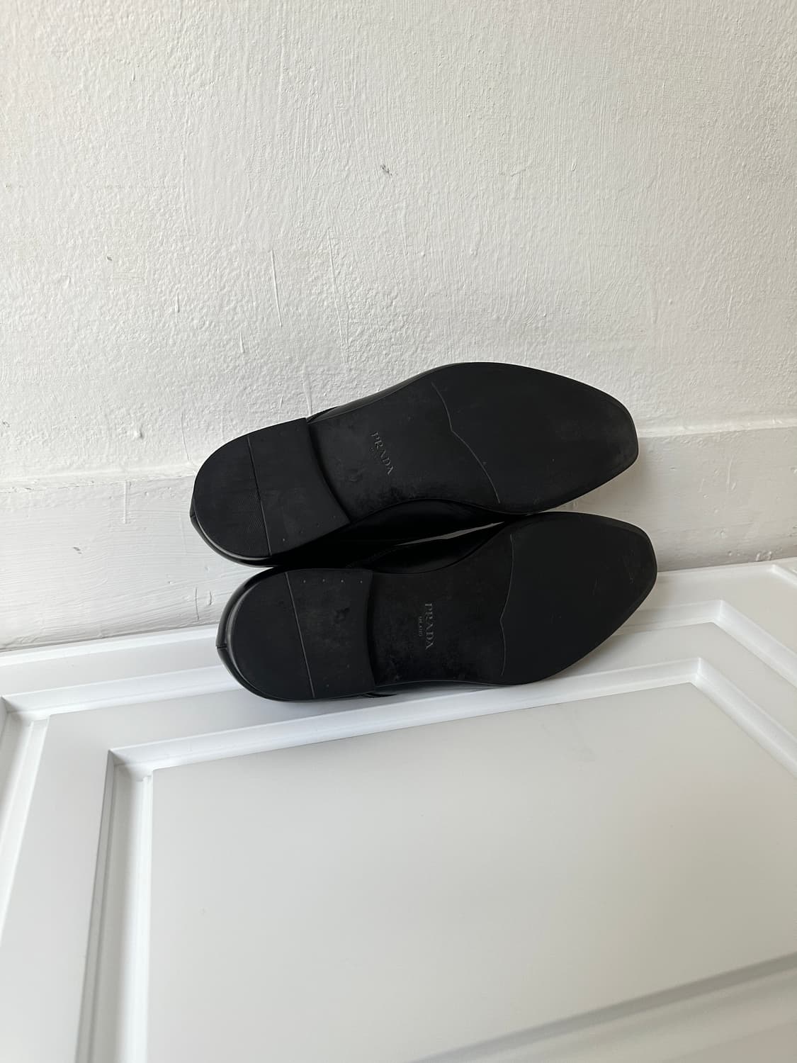 프라다 브러쉬드 레더 블랙 더비슈즈 상품이미지7