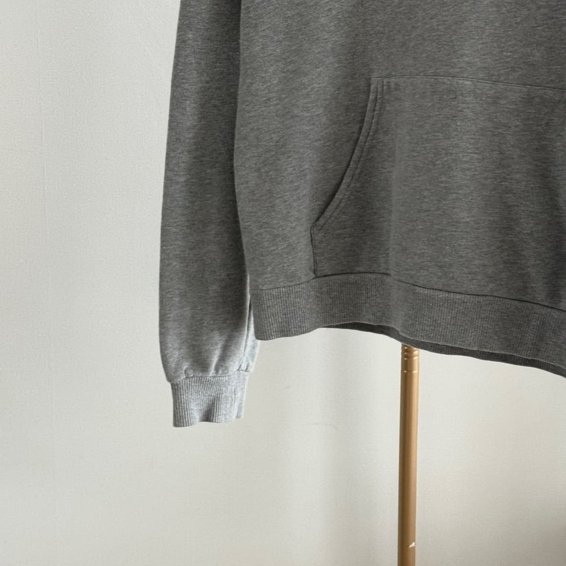 셀린느 앞로고 후드티 그레이 S 사이즈 상품이미지4