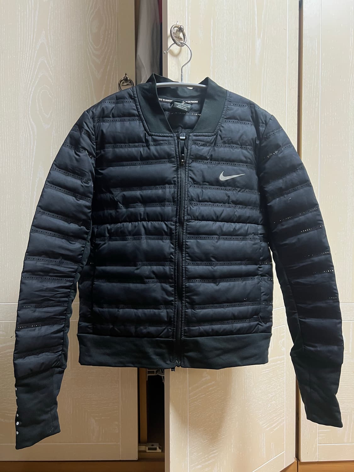 나이키 에어로로프트 러닝 자켓 블랙 s 상품이미지1