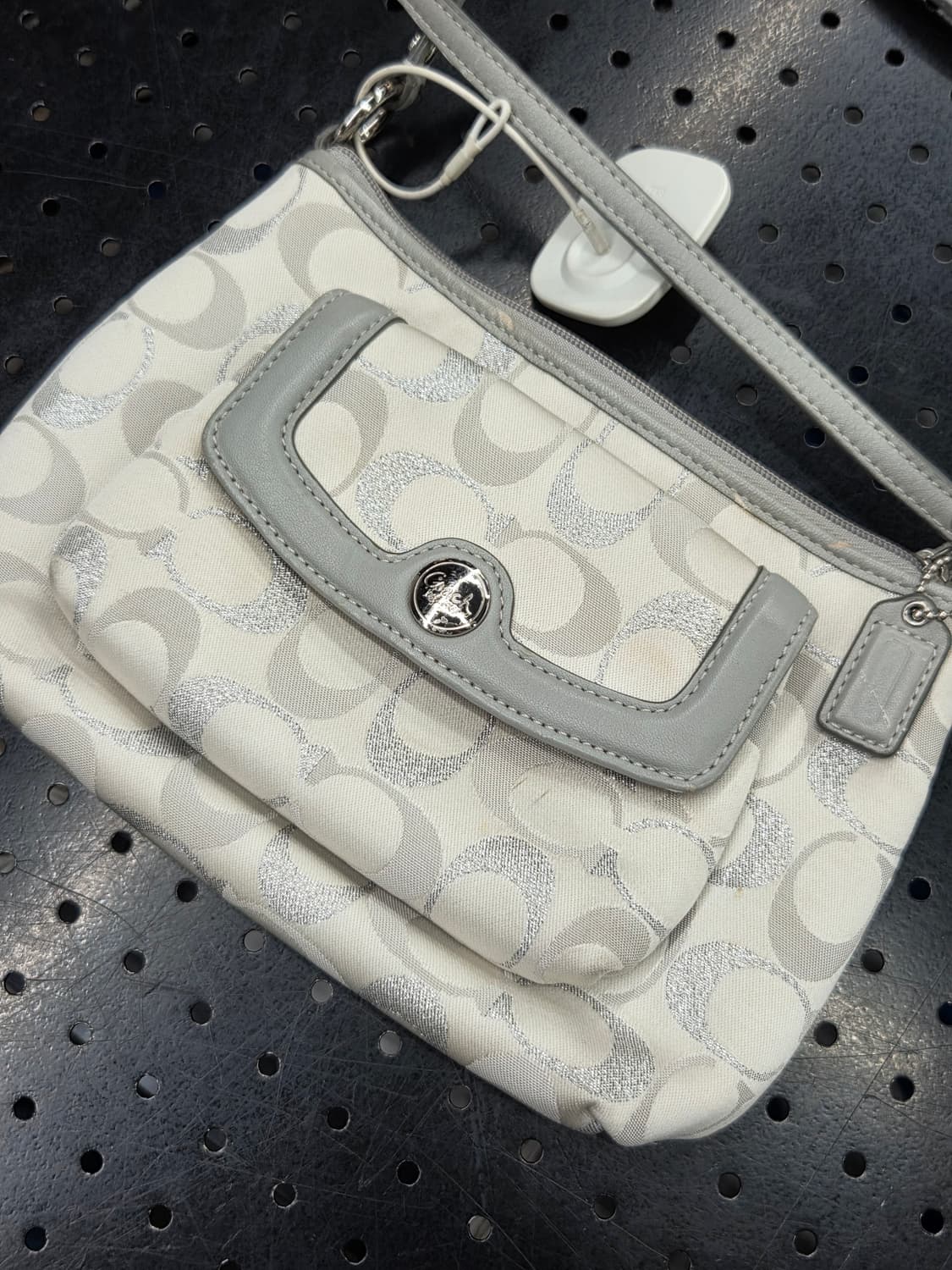 Coach 코치 아이보리 그레이 크로스백 상품이미지1