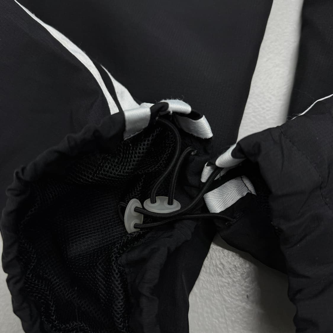 아디다스 00s 삼선 올드스쿨 바람막이 트랙팬츠 상품이미지4