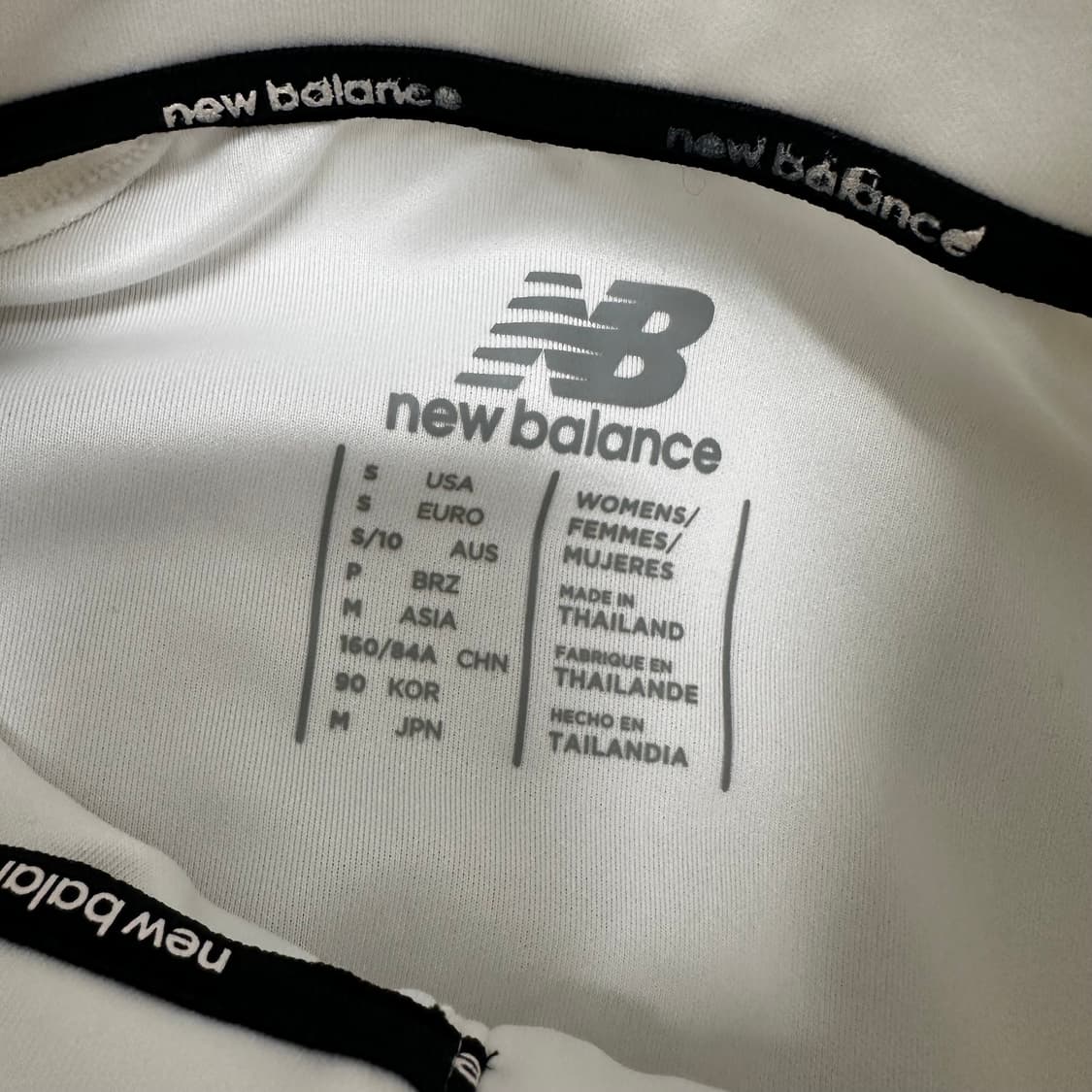 뉴발란스 여성 집업 져지 화이트 90사이즈 상품이미지4