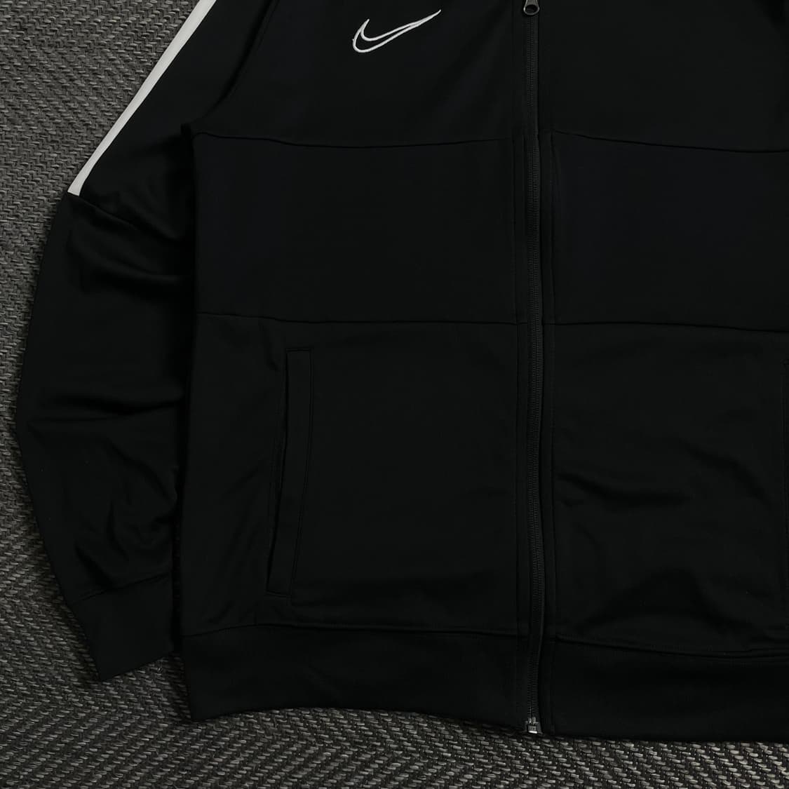 나이키 드라이핏 스우시로고 디테일 트레이닝 자켓y 4073 상품이미지4