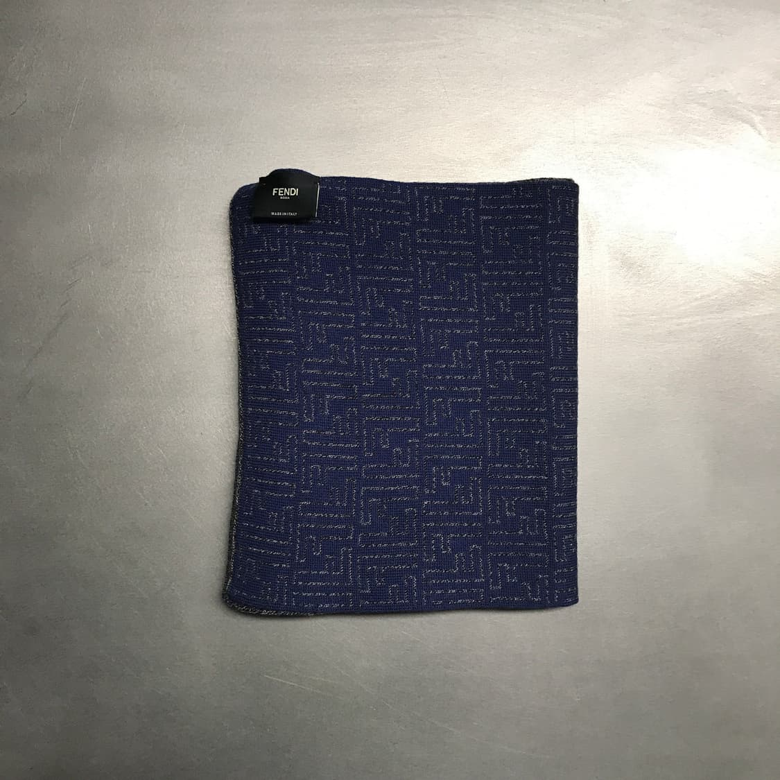 펜디 네이비/그레이 로고 머플러  상품이미지2