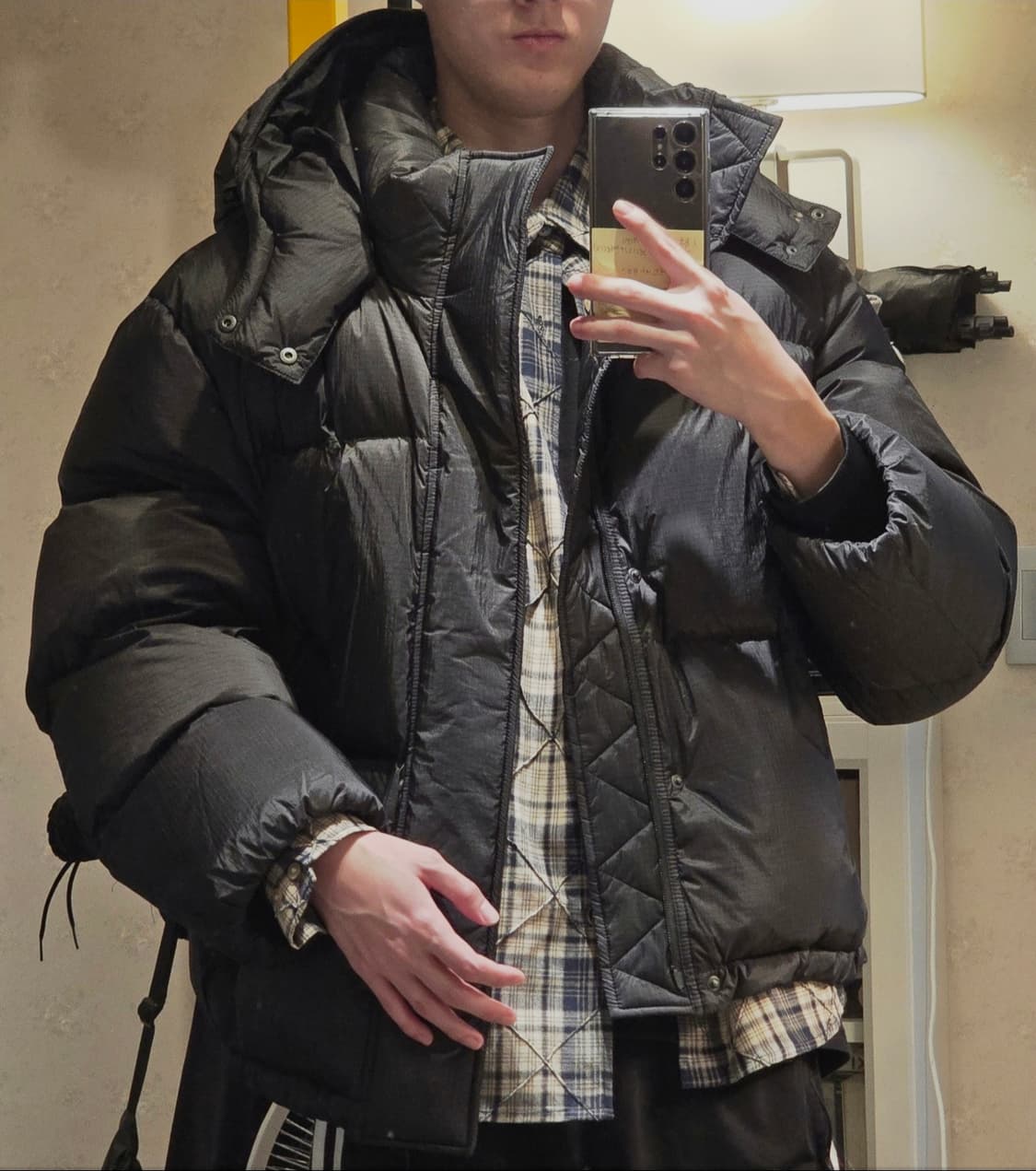 벨리에 크로스라인 후디드 구스 다운 패딩 립스탑 블랙 상품이미지1