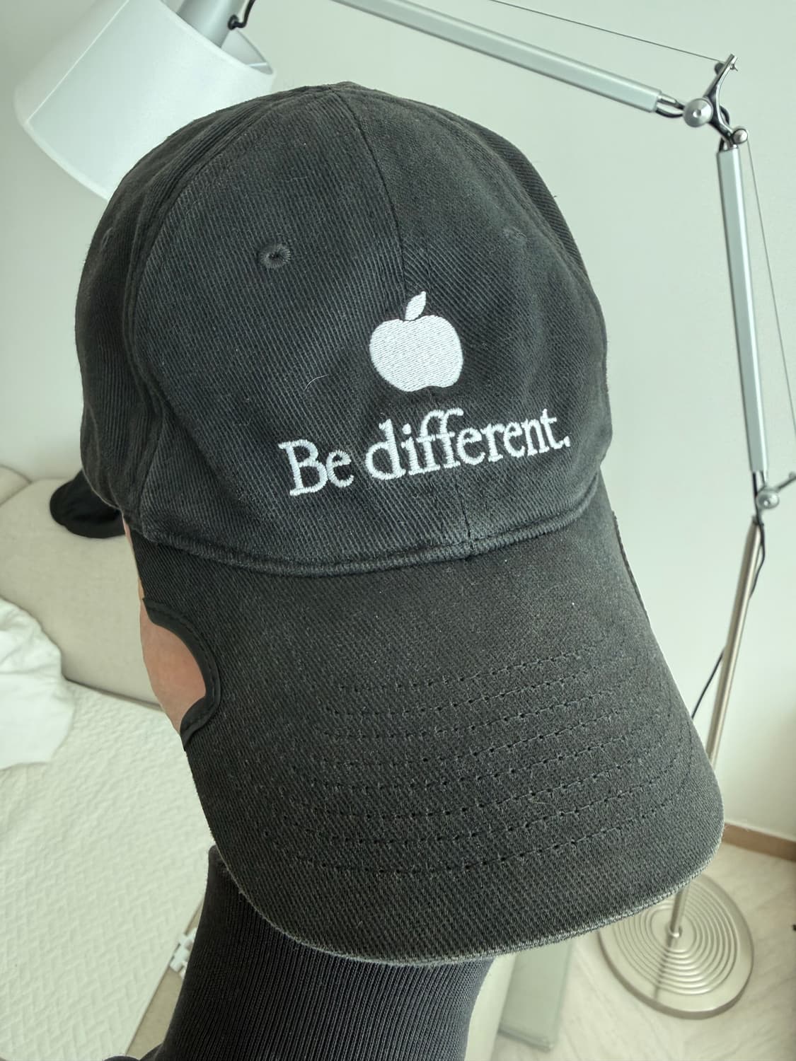 발렌시아가 애플 노치드 볼캡 59 라지 상품이미지2