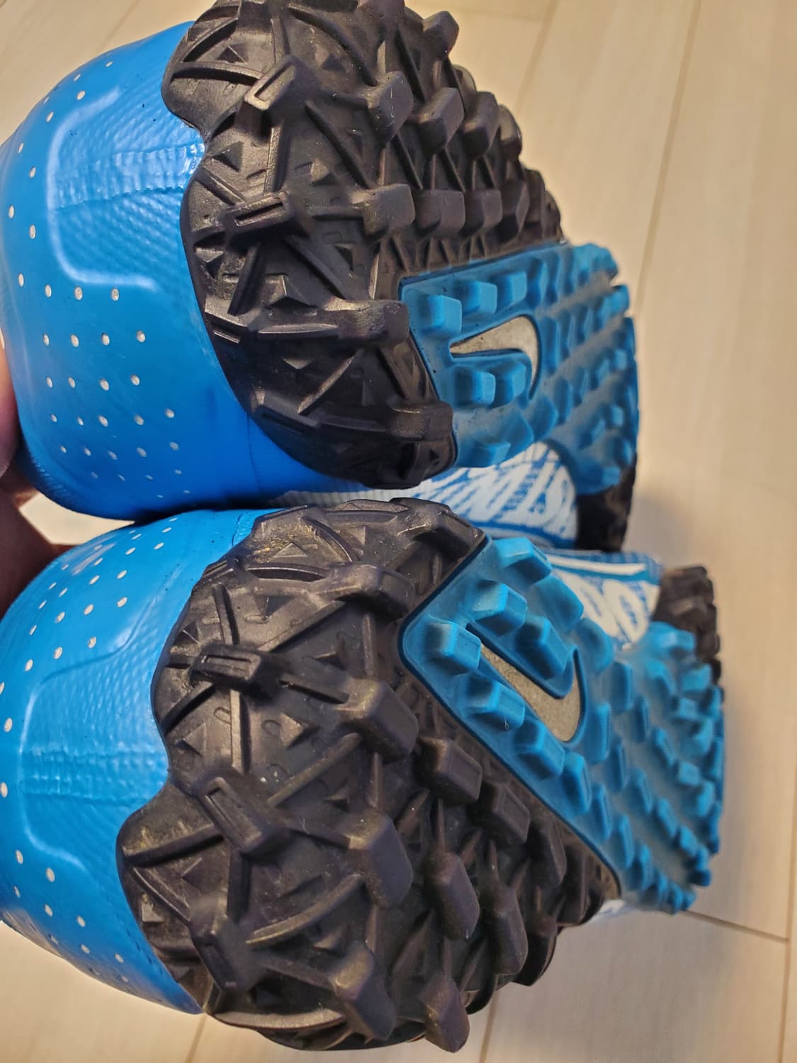 나이키 머큐리얼 베이퍼 13 프로 TF 사이즈280

여러 중고사이트에도 상품이미지5