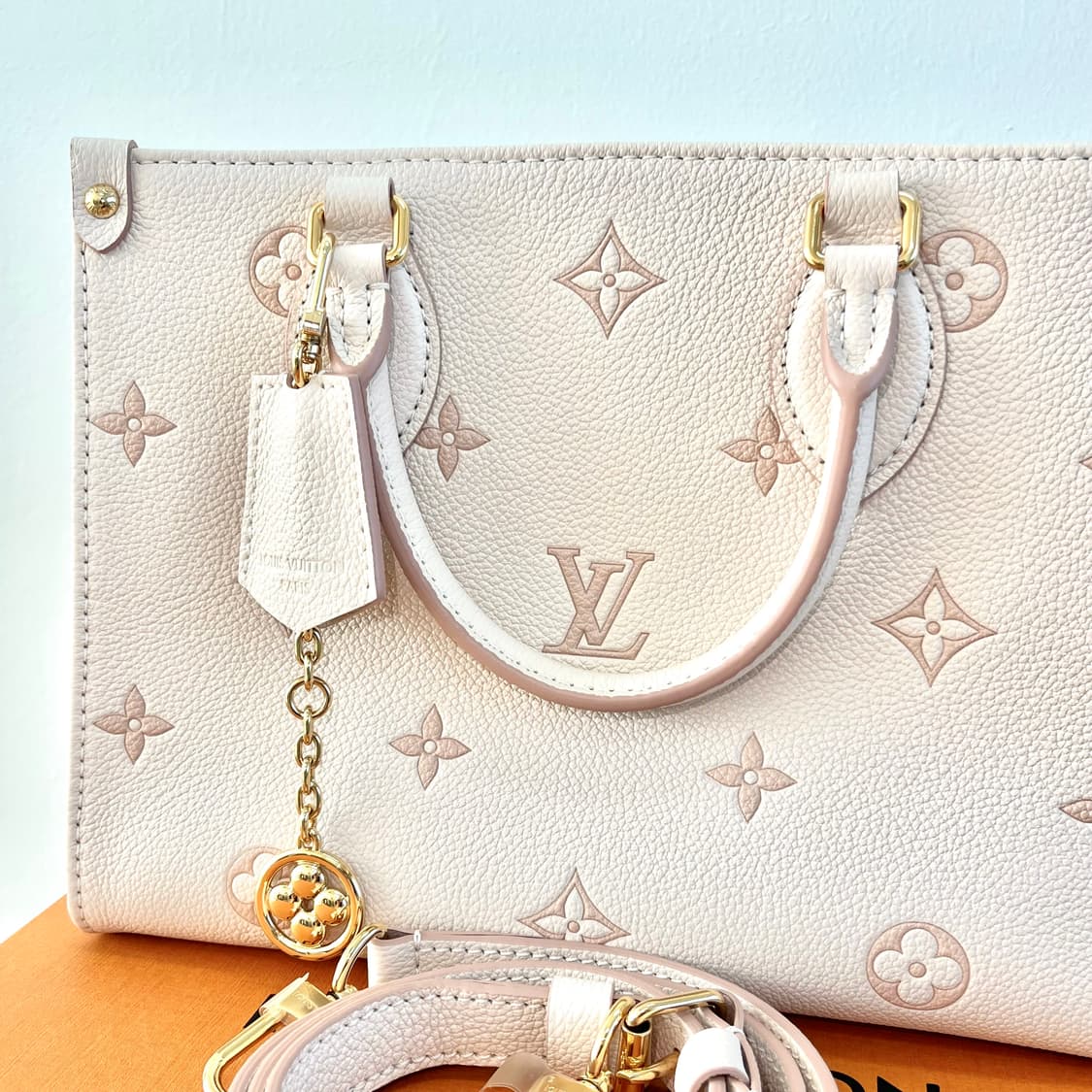 [25SS/새상품] 루이비통 온더고 PM 에덴 크로스백 가방 M14403 상품이미지3