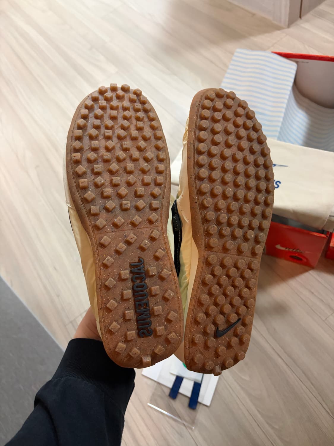 [290 US W12 M10.5] 자크뮈스 나이키 문슈즈 화이트 상품이미지4