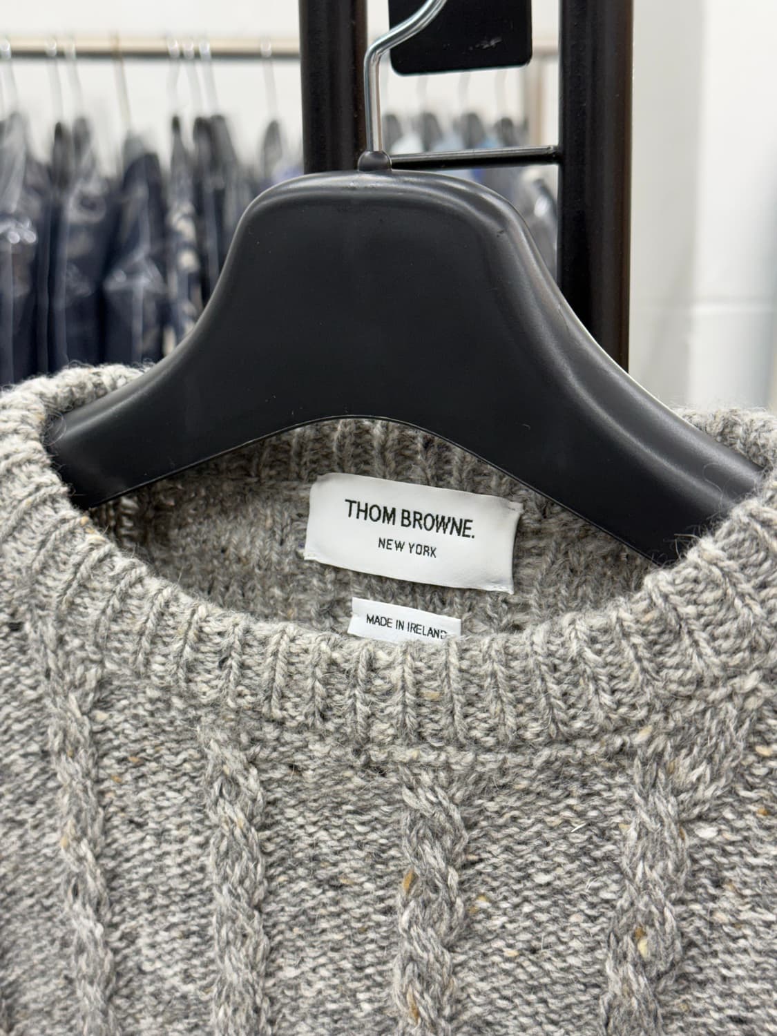 [4] 톰브라운 사선완장 트위스트 케이블 니트 상품이미지6