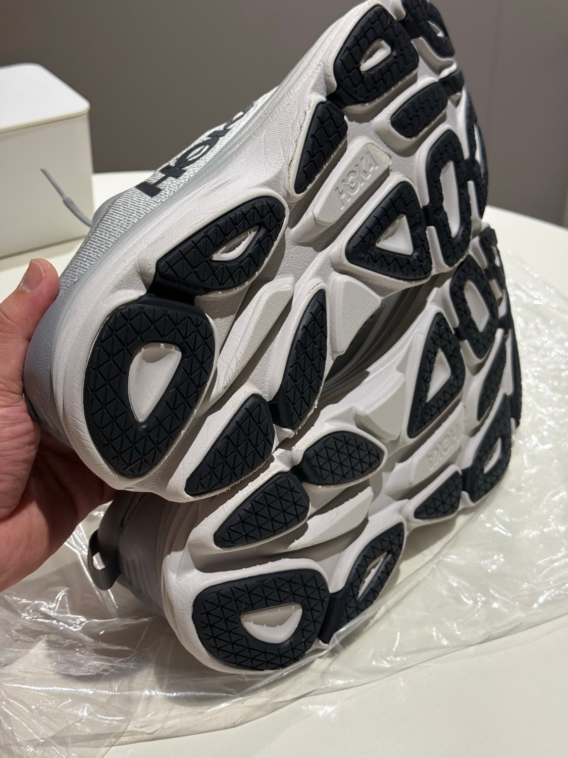 호카 본디 8 샤크 그레이 상품이미지5