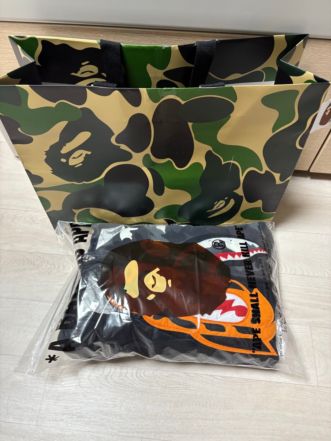 베이프 샤크후드 L 상품이미지5