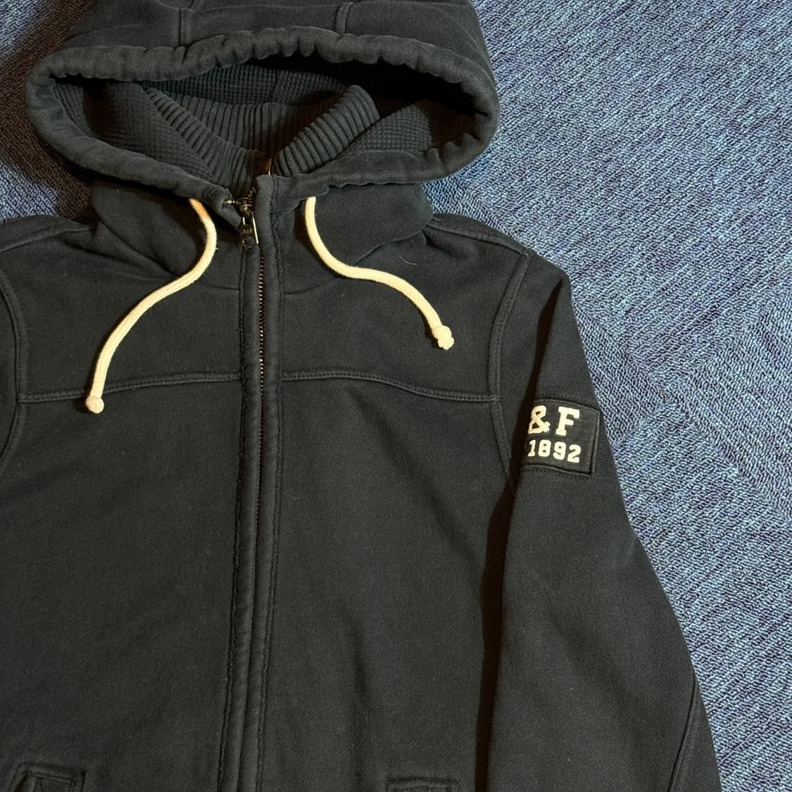 아베크롬비 피치 블랙 후드티 상품이미지2