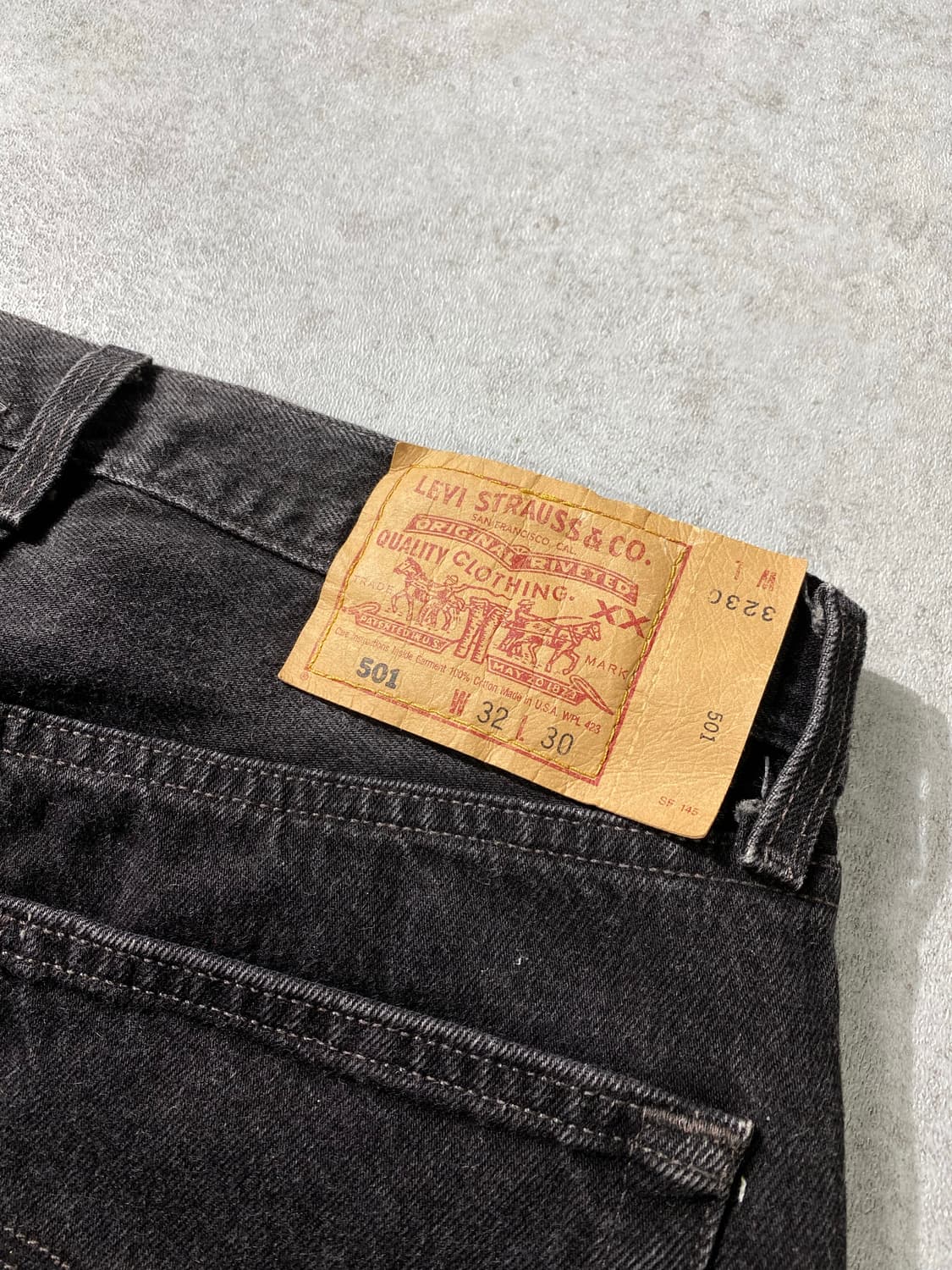 [30] 90s USA 리바이스 501 레귤러핏 흑청 데님팬츠 상품이미지3