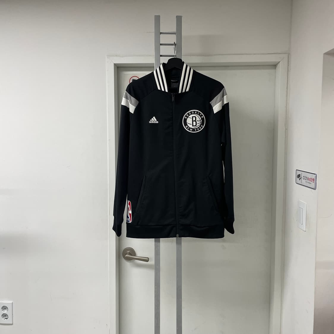 아디다스 NBA 브루클린 트랙탑 져지 105 상품이미지1