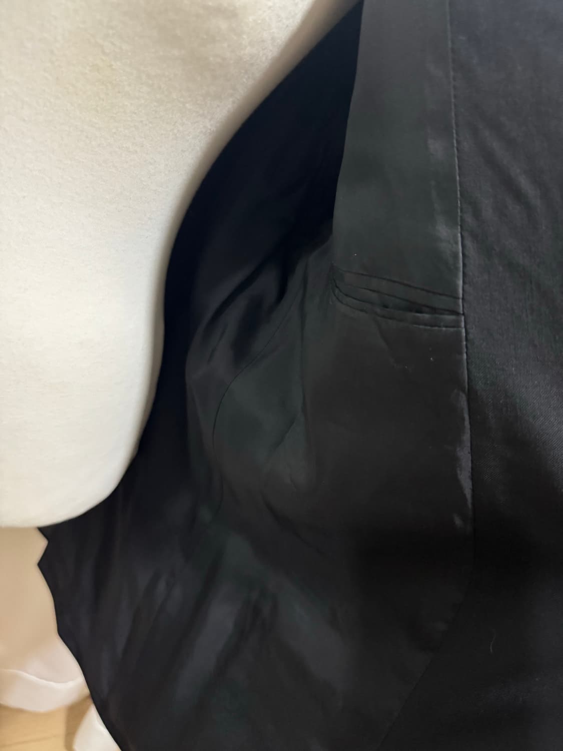 (정품) Armani Collezioni 남성 블랙 정장 자켓 상품이미지3