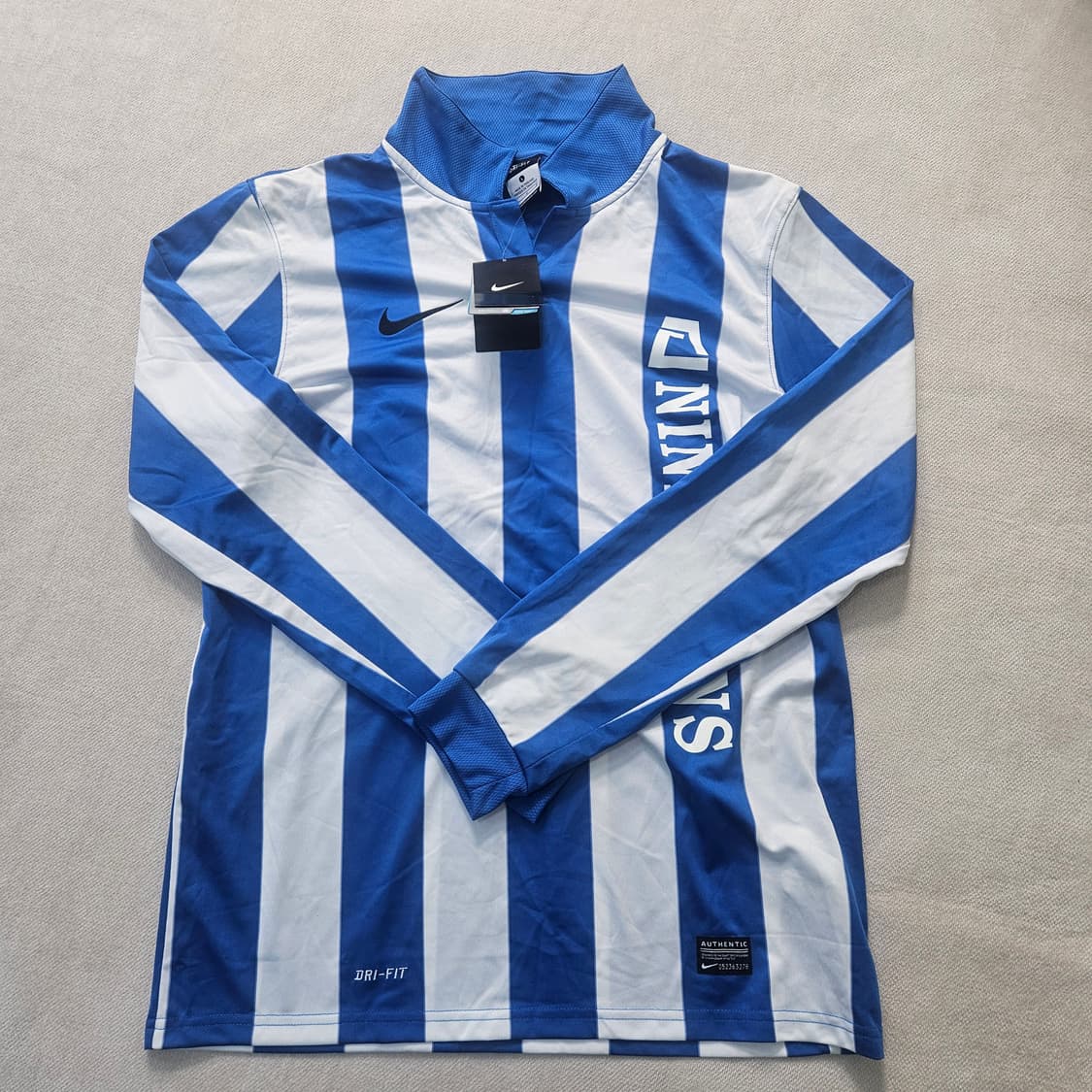 L 새상품 나이키 드라이핏 풋살티 0303Y 상품이미지1