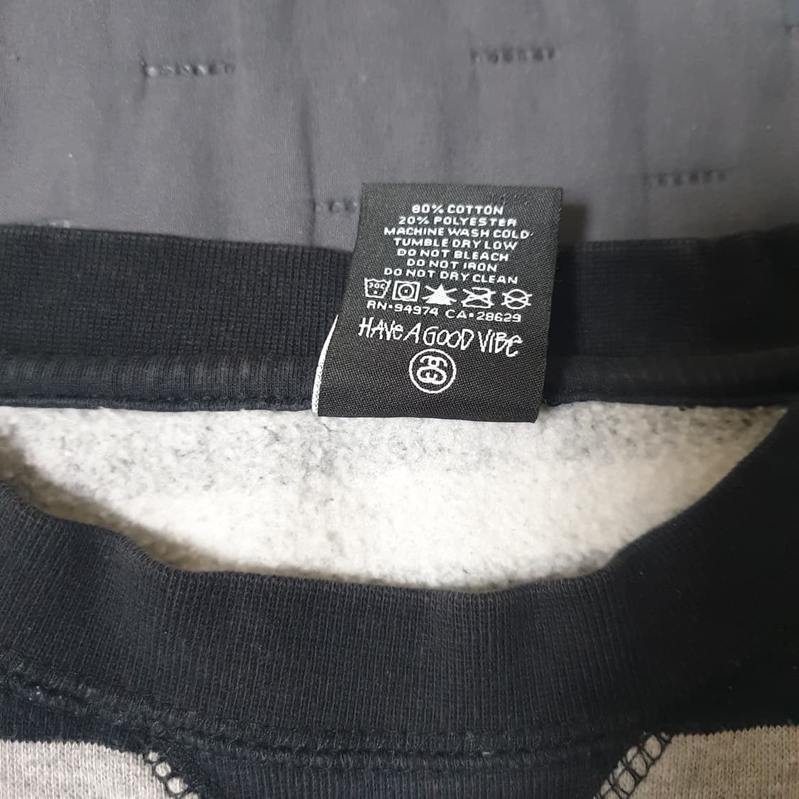 스투시 스트라이프 맨투맨 상품이미지4