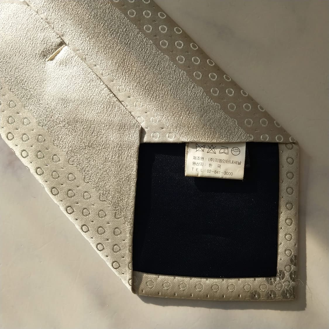 아쿠아스큐텀 실크 라이트실버 패턴 넥타이 9.1cm A+등급 K1719
 상품이미지10