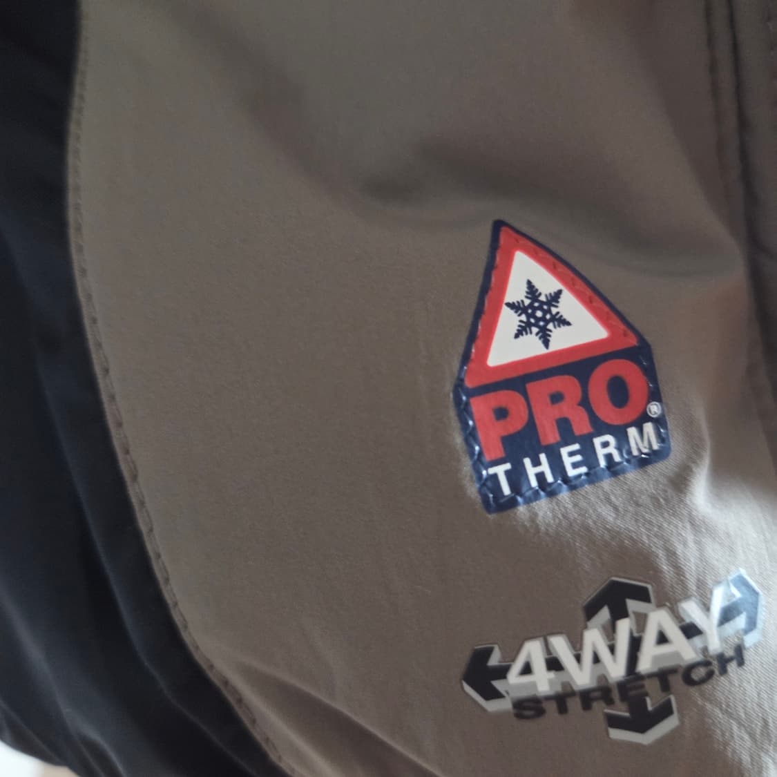 CHERVO 쉐르보 골프 구스 패딩 조끼 상품이미지7