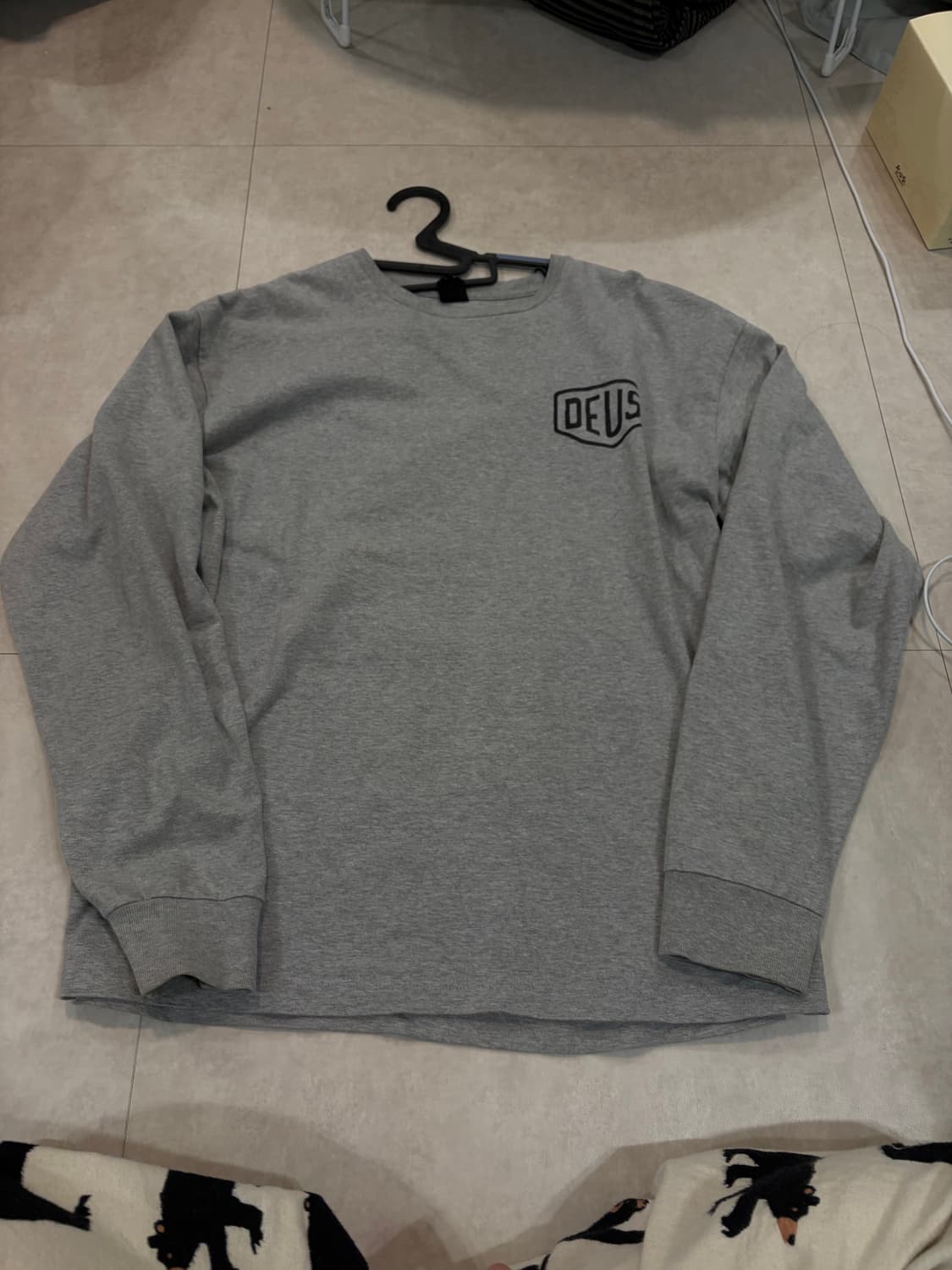 데우스 롱슬리브 상품이미지1