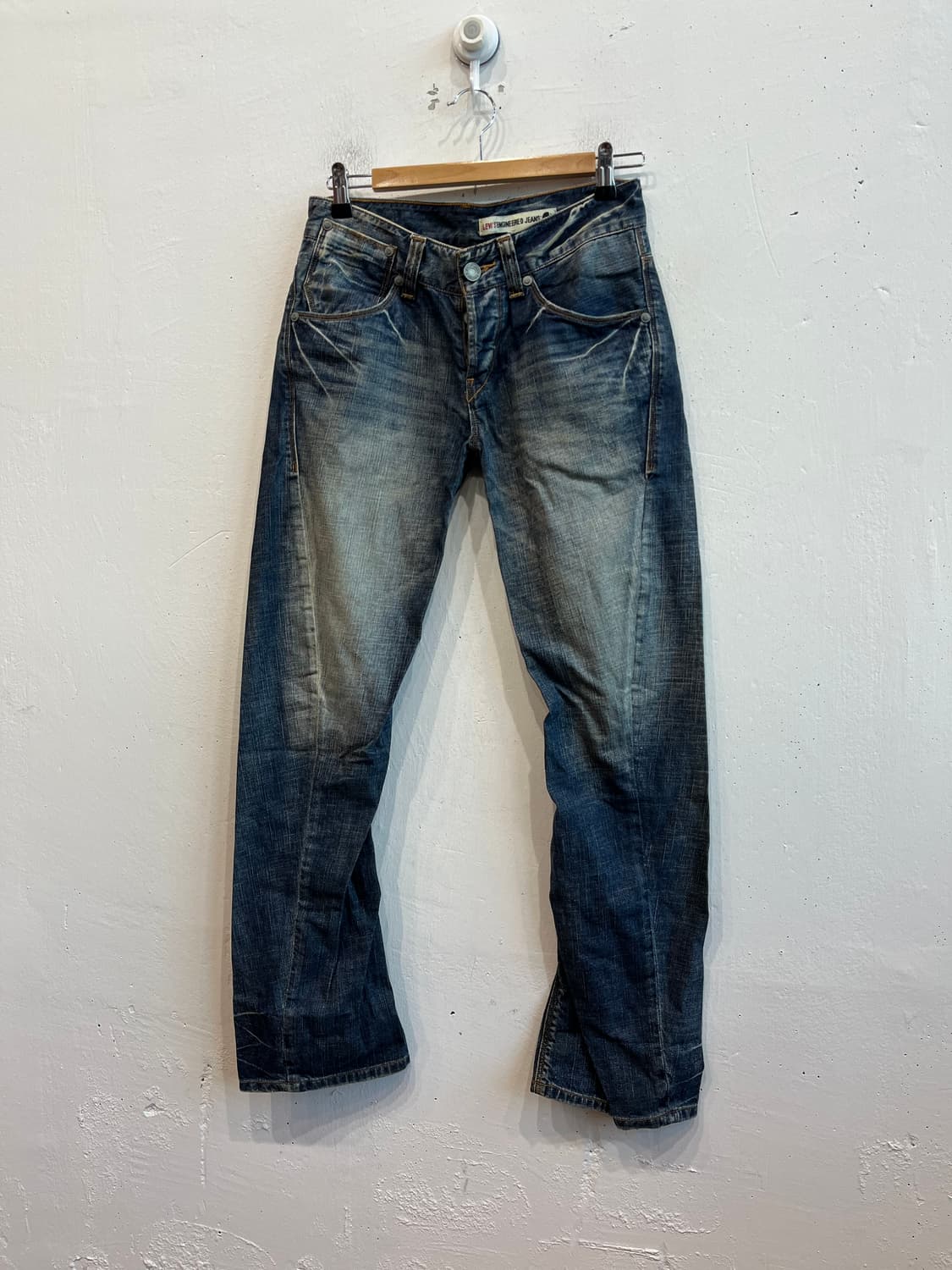 리바이스 엔지니어드진 28 상품이미지1