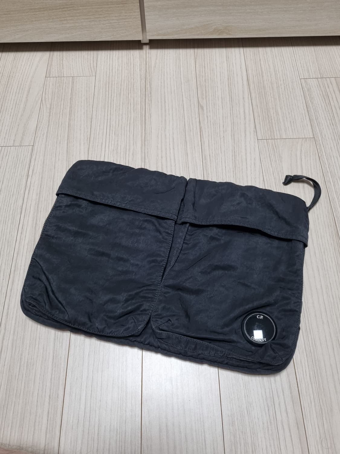 cp컴퍼니 렙탑 케이스 클러치 상품이미지1