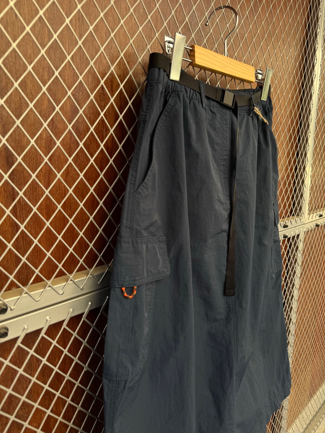 에디바우어 네이비 원드브레이커 나일론 밴딩 롱 스커트 L 상품이미지2