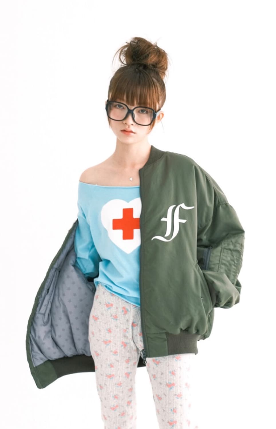 샵페어리 패치 봄버 패디드 자켓 카키 상품이미지1