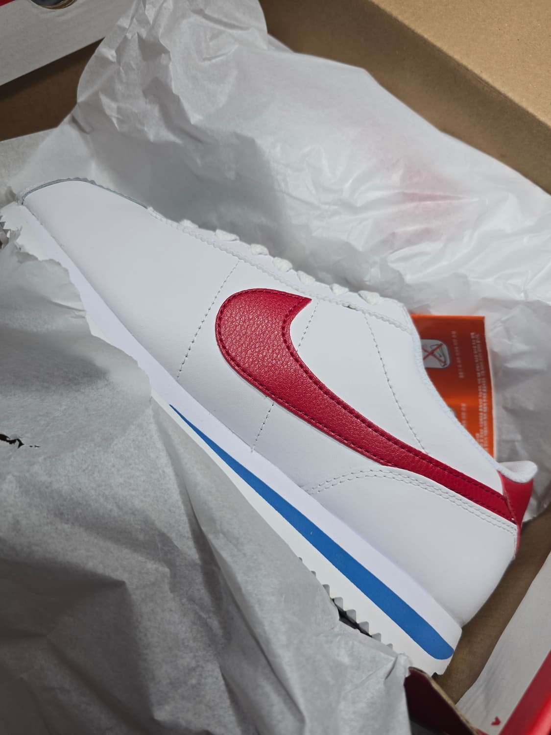 새제품)나이키 우먼 코르테즈 바사티레드 팝니다. 상품이미지1