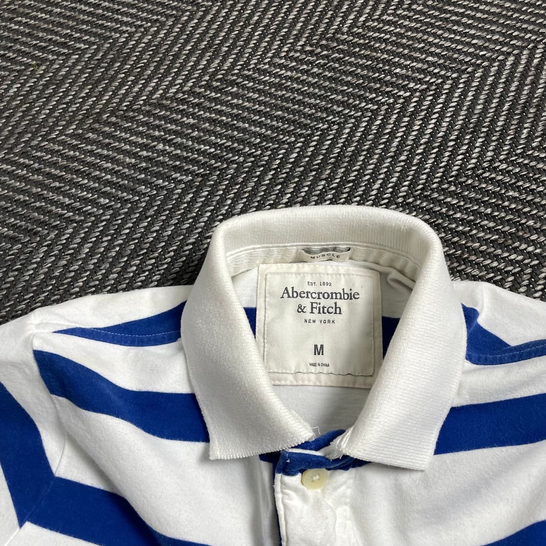 아베크롬비 y2k 스몰로고 스트라이프 카라 티셔츠o 4778 상품이미지4
