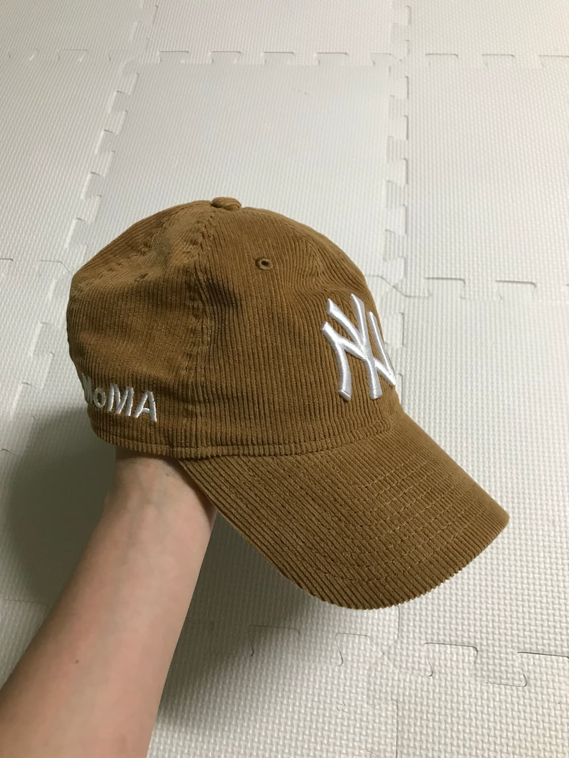 뉴에라 MOMA 골덴 캡모자 상품이미지1