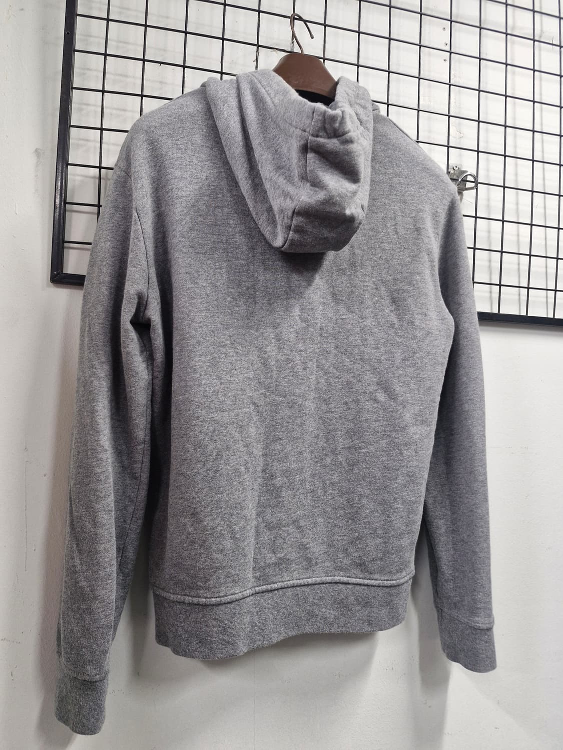 95M 알마니익스체인지 회색 후드티. 상품이미지7