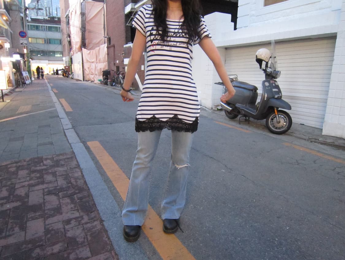 빈티지 반팔 롱 티셔츠 스트라이프 패턴 밑단 레이스 트리밍 슬림핏 화이트 상품이미지4