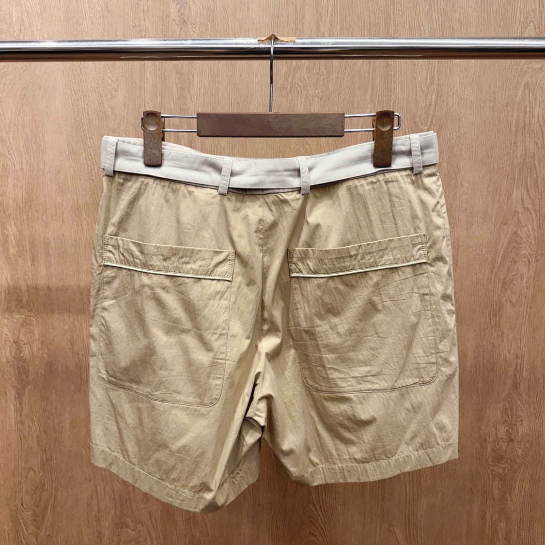 입생로랑 버뮤다 하프팬츠 D링 벨트 디테일 하이웨스트 베이지 상품이미지3