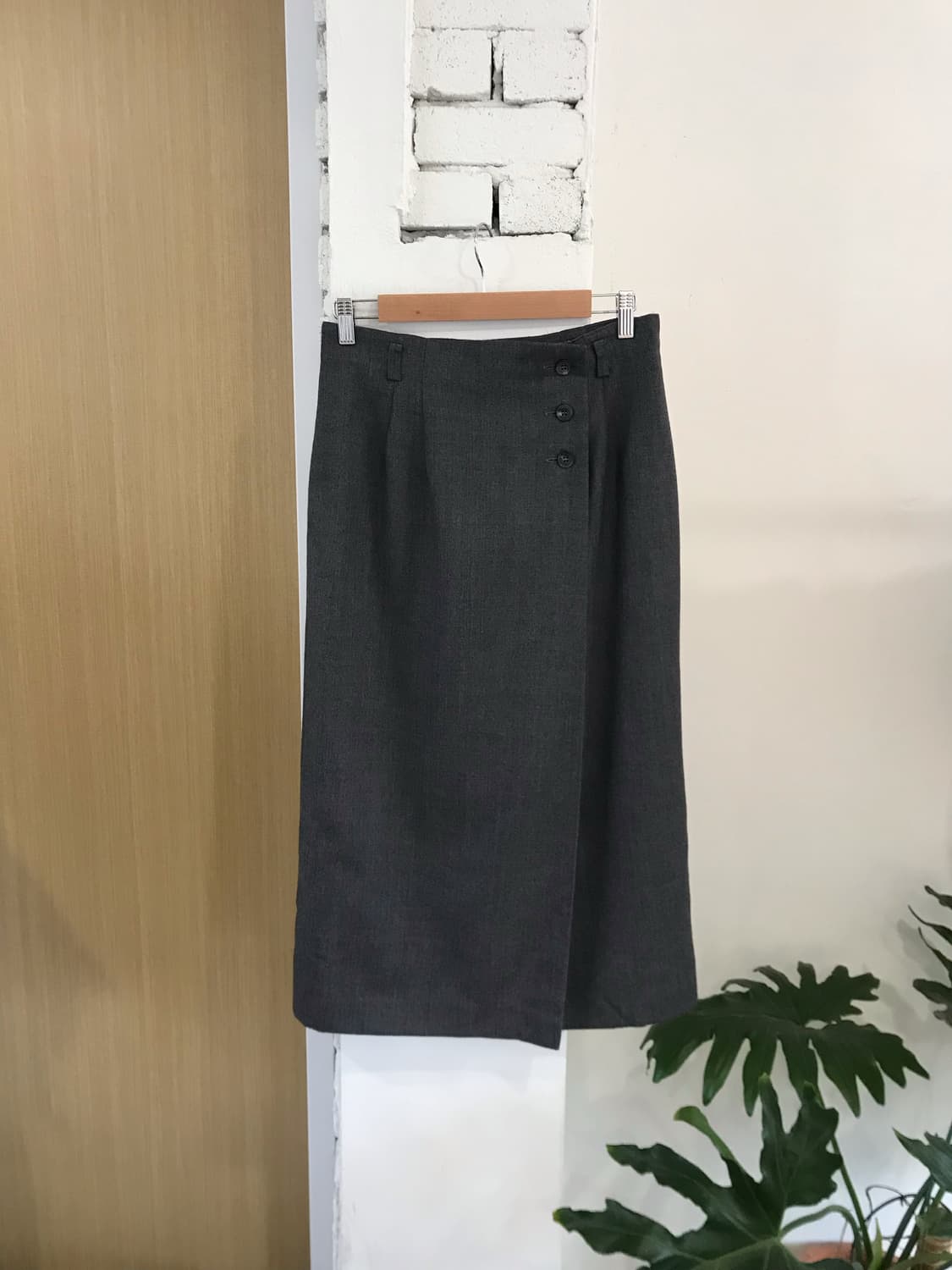 버튼 랩 롱스커트 상품이미지1