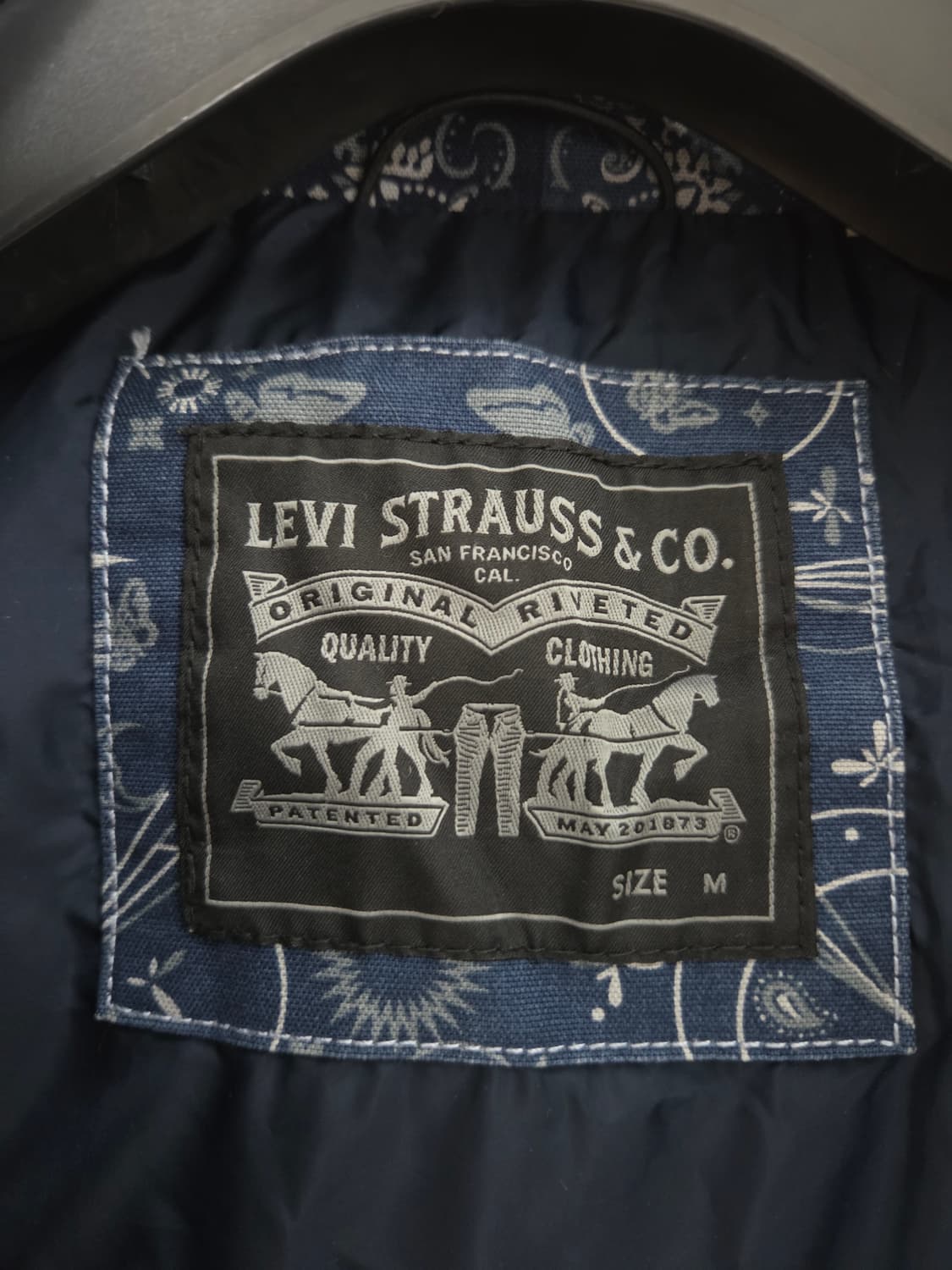 리바이스 슈퍼 펍퍼 반다나 패치워크 다운 자켓 M 상품이미지5